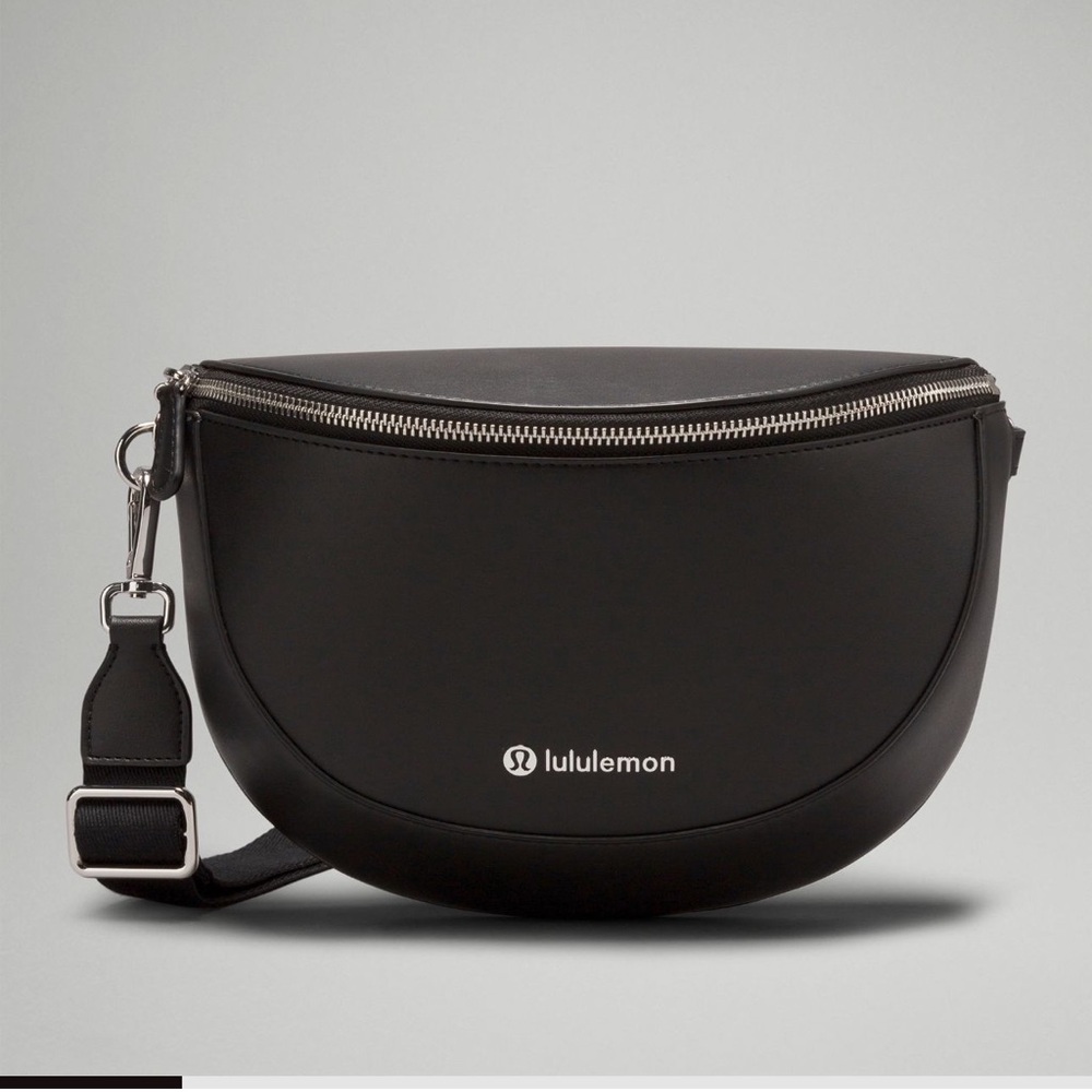 lululemon Black Leather Alternative saddle Belt Bag 2L